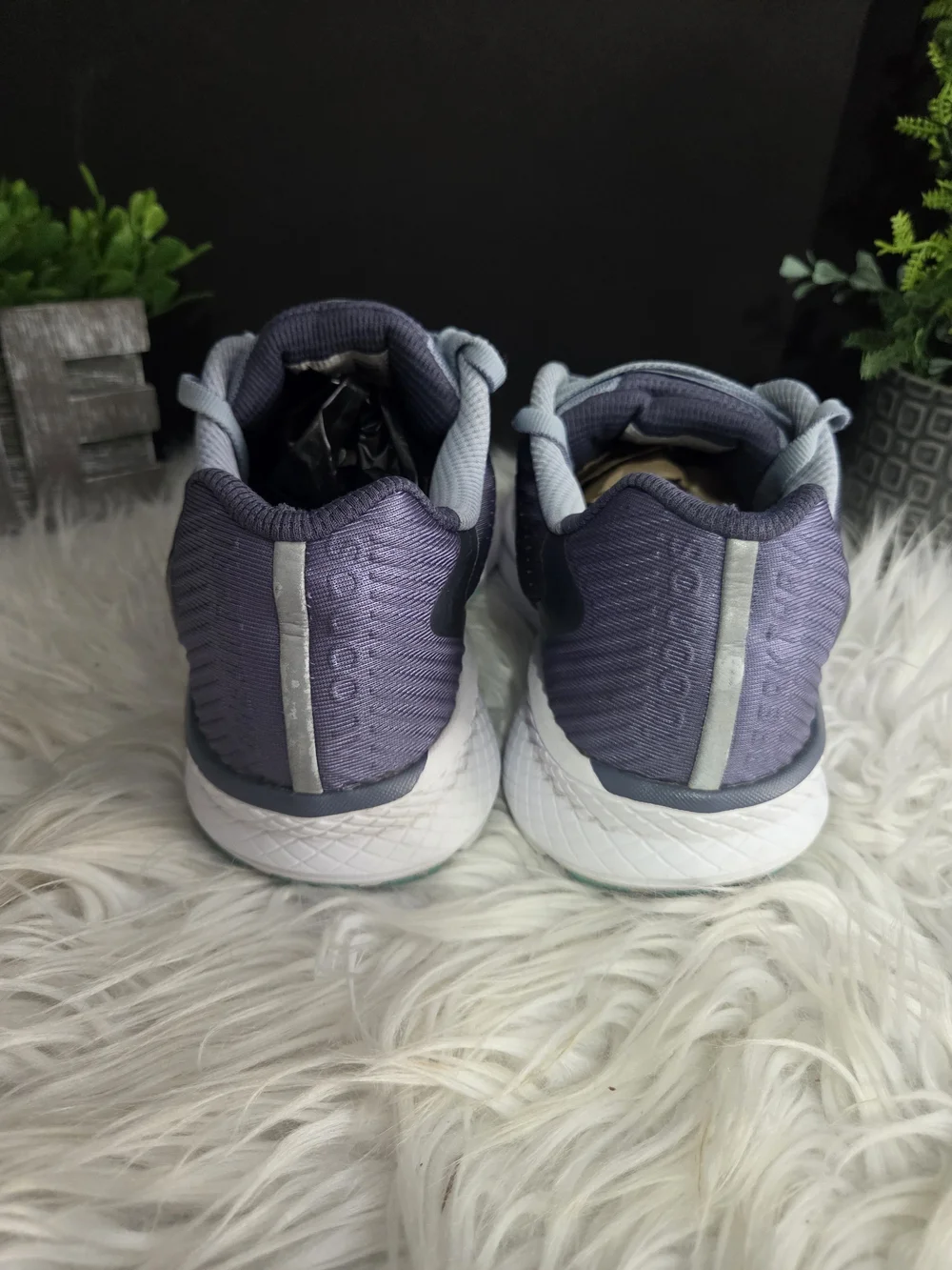 Saucony Ride ISO Women's Gray & Blue Running Shoes. size 9